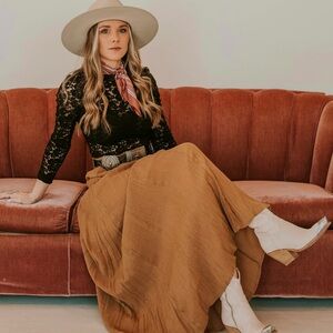 Meet your Posher, Liz ✨